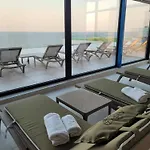 Dew In Infinity Pool & Năvodari