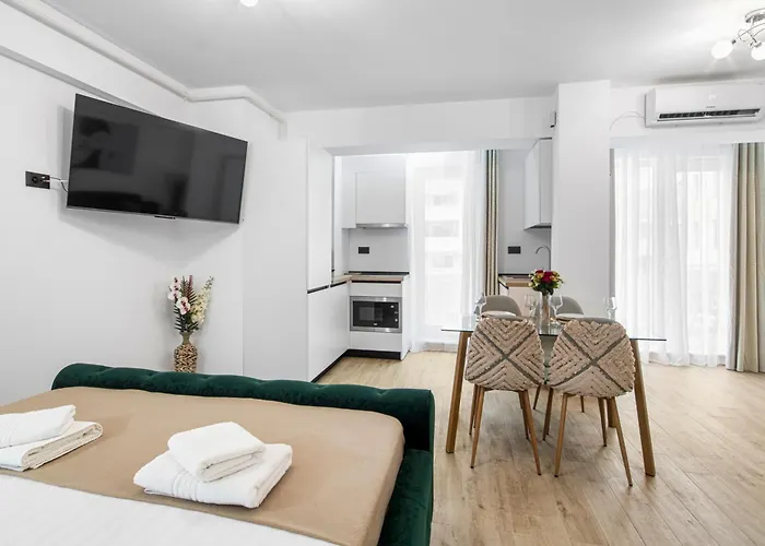 Dew - Infinity Pool & Нэводари