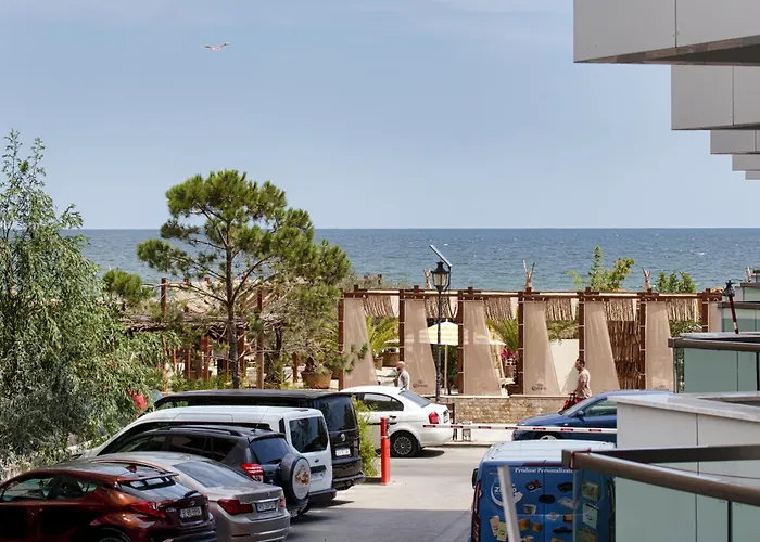 Dew - Infinity Pool & Нэводари