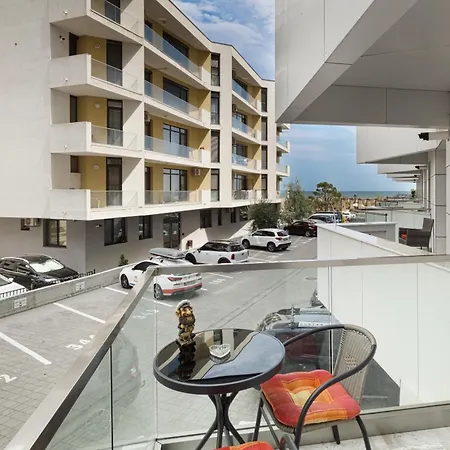 Dew - Infinity Pool & Năvodari