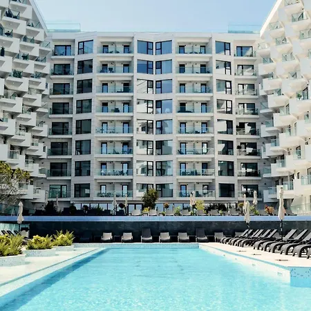 Apartment Dew In Infinity Pool &