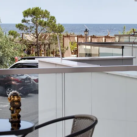 Dew - Infinity Pool & Năvodari