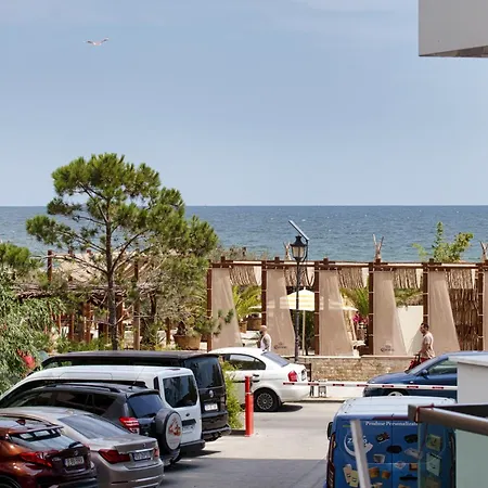 Dew - Infinity Pool & Năvodari