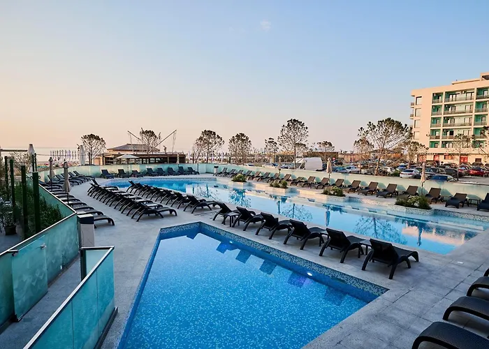 Dew - Infinity Pool & *