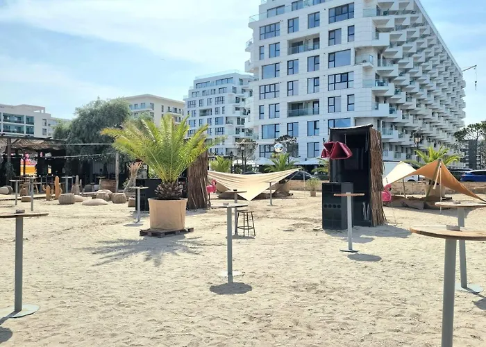 Dew - Infinity Pool &