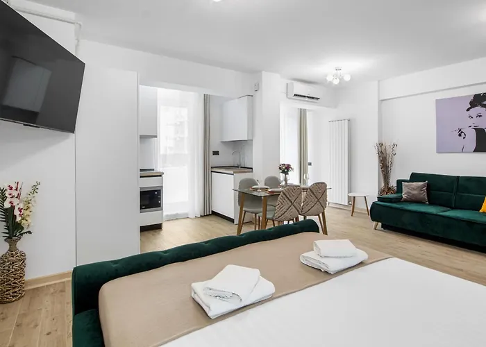 Dew - Infinity Pool & Năvodari